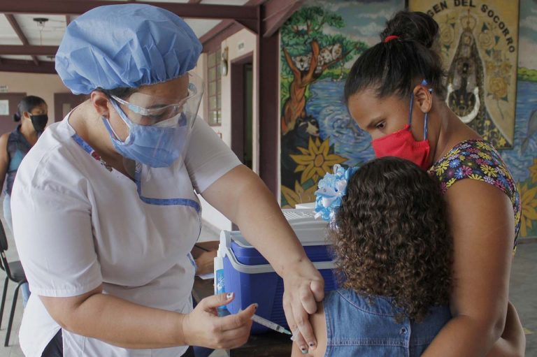 144 millones de dosis aspiran aplicar en vacunación de las Américas
